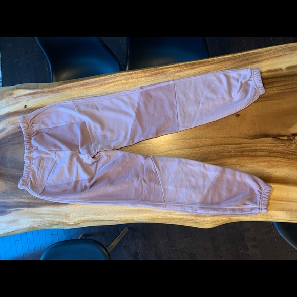BNWT ⭐️ RARE⭐️ XS Adidas Daniëlle Cathari Joggers - Picture 2 of 9